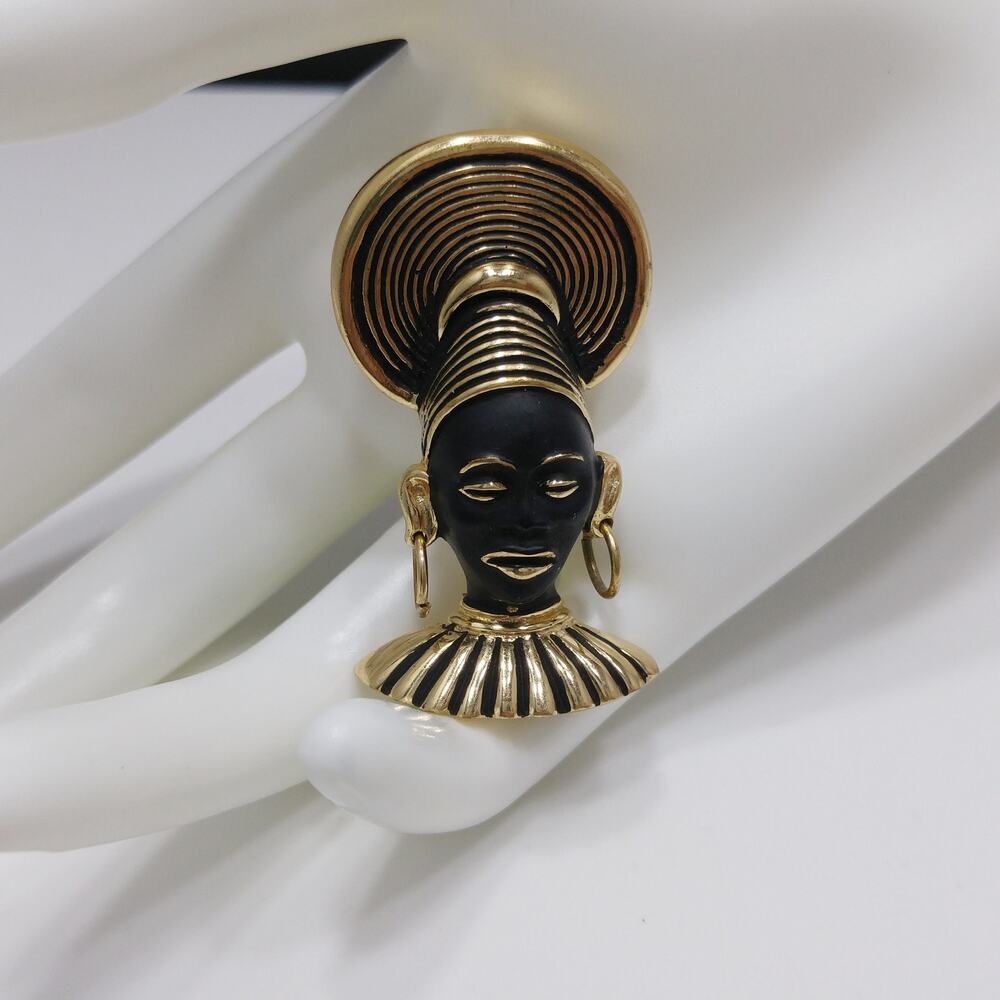 Vintage Art Deco Tribal Queen Black Enamel Gold Tone Brooch - Picture 10 of 10